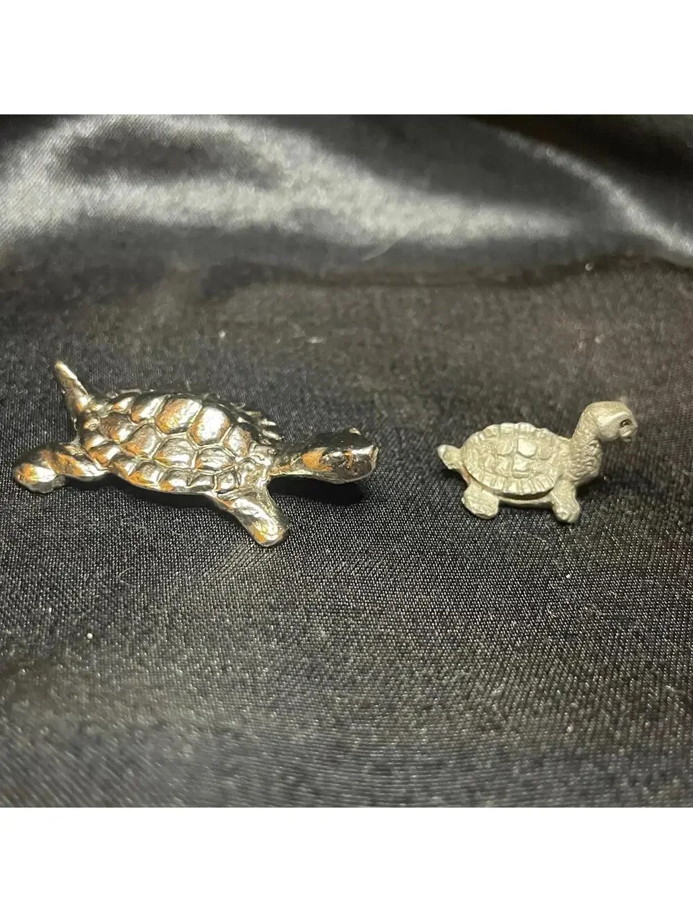 Pewter turtle pair